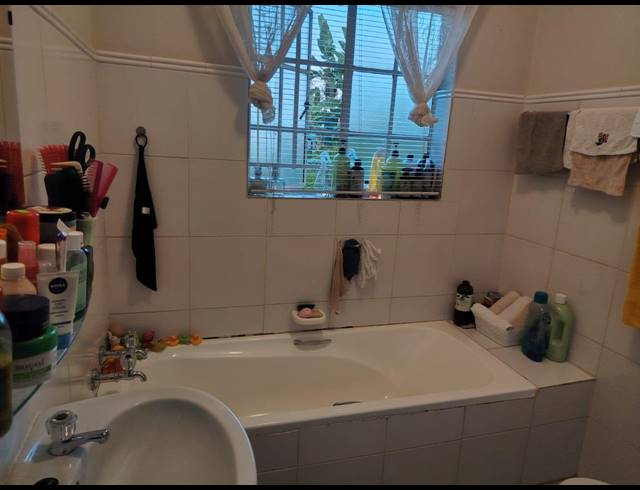 3 BEDROOM HOUSE FOR SALE IN GEELHOUTPARK